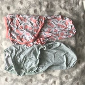 2 Velcro swaddles